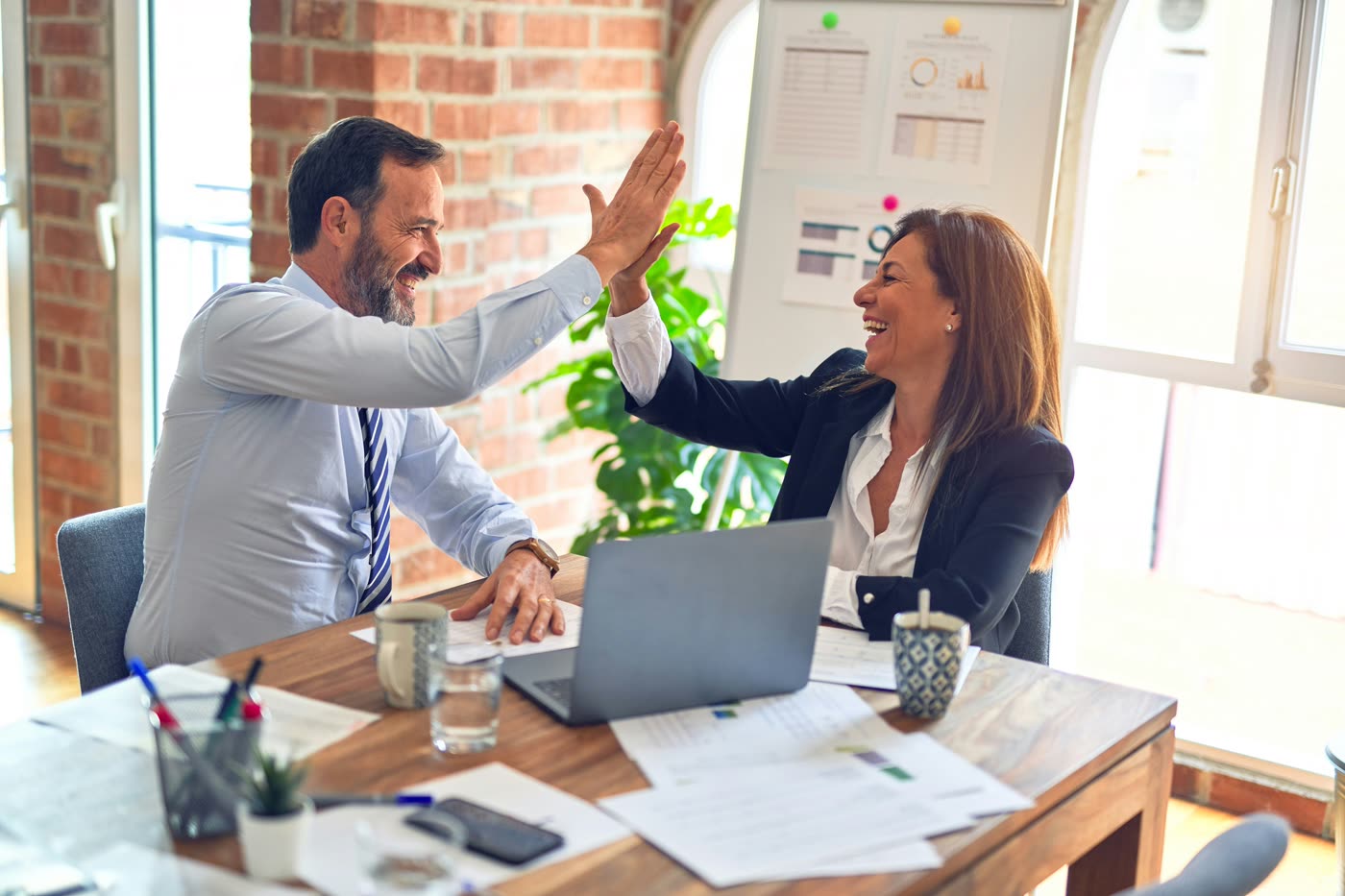 Supplier closing a deal with a client